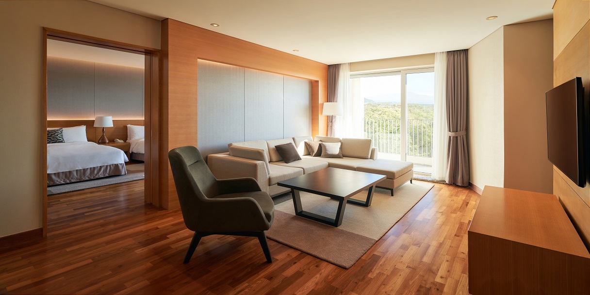 Deluxe Suite Room thumbnail