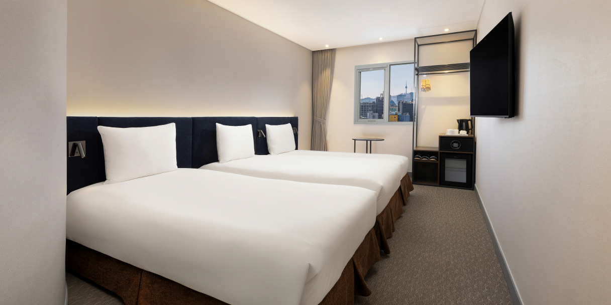 Premium Room, Ideal for Family & Friends, Recently Renovated - 3 Single Beds thumbnail