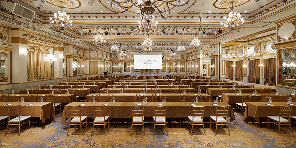 셀레나 홀 thumbnail